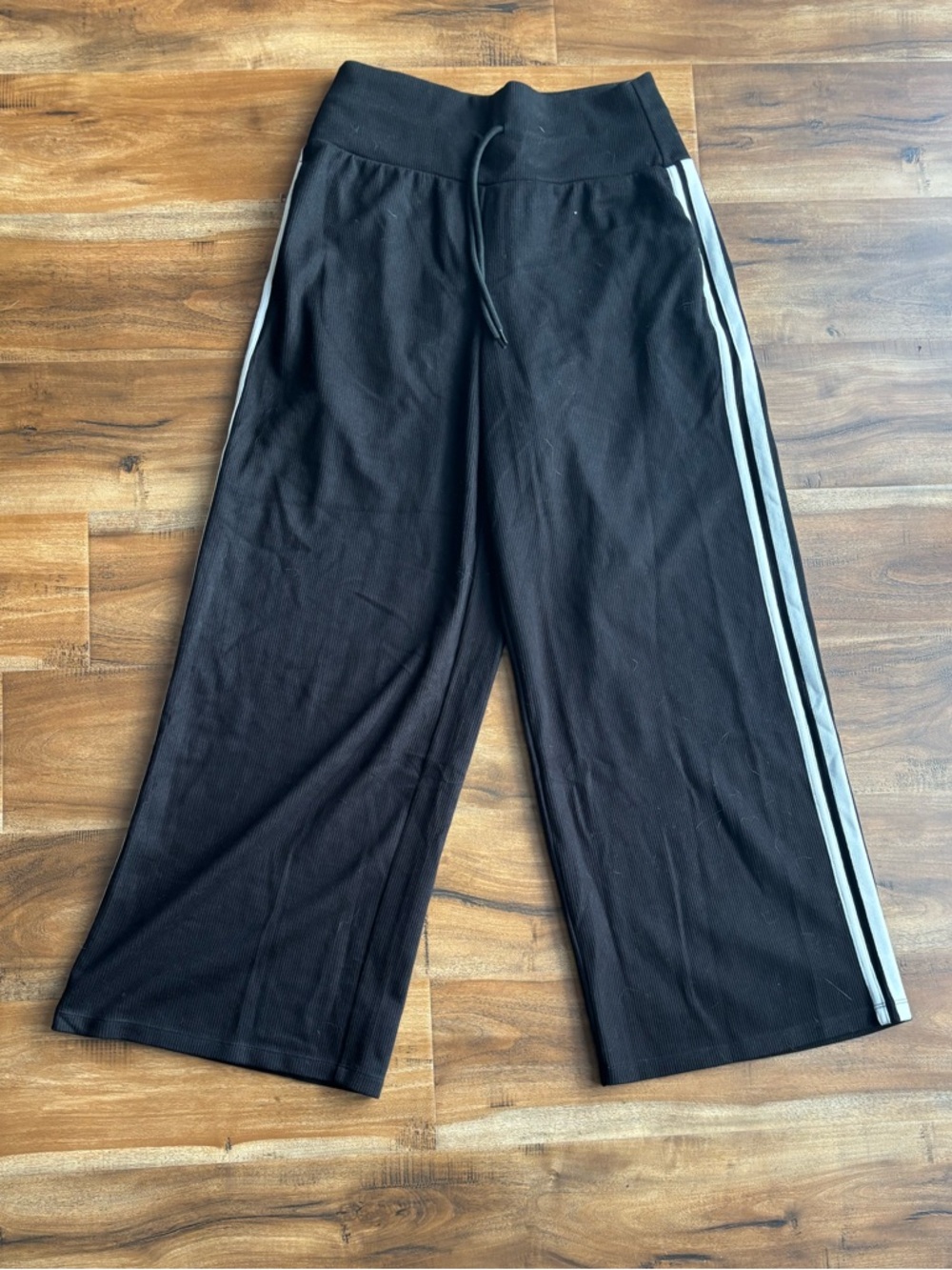 HALARA Black Wide-Leg Track Sweat Pants with White Side Stripes - Picture 2 of 6